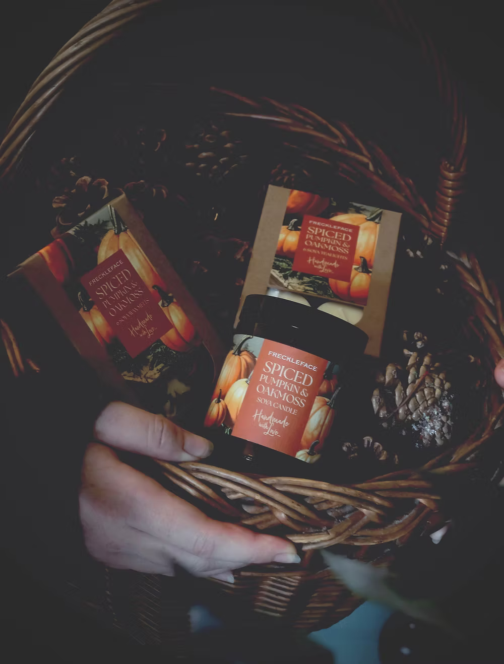 Soya Tealights - Spiced Pumpkin and Oakmoss